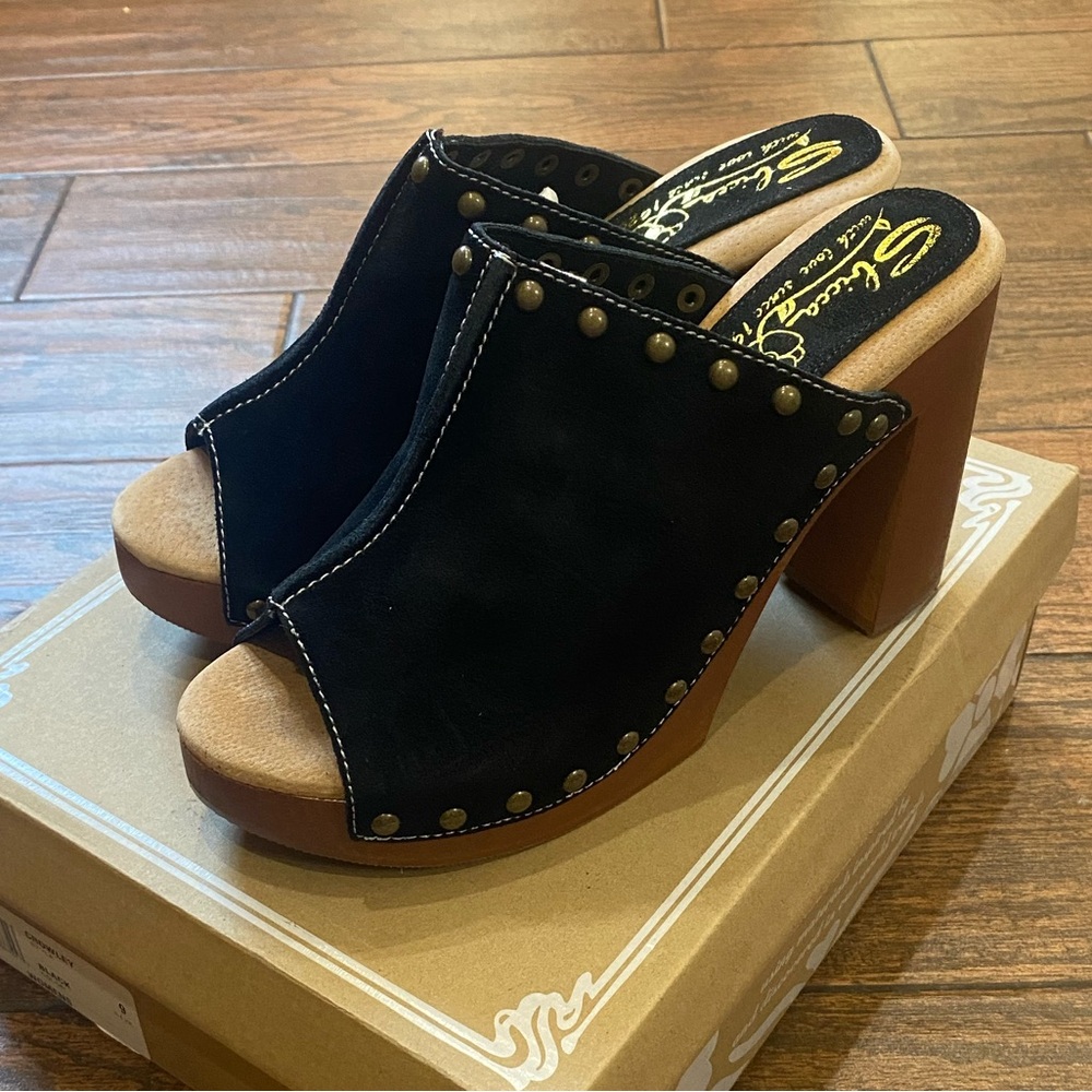 Retro Sbicca Crowley Black Studded Mules